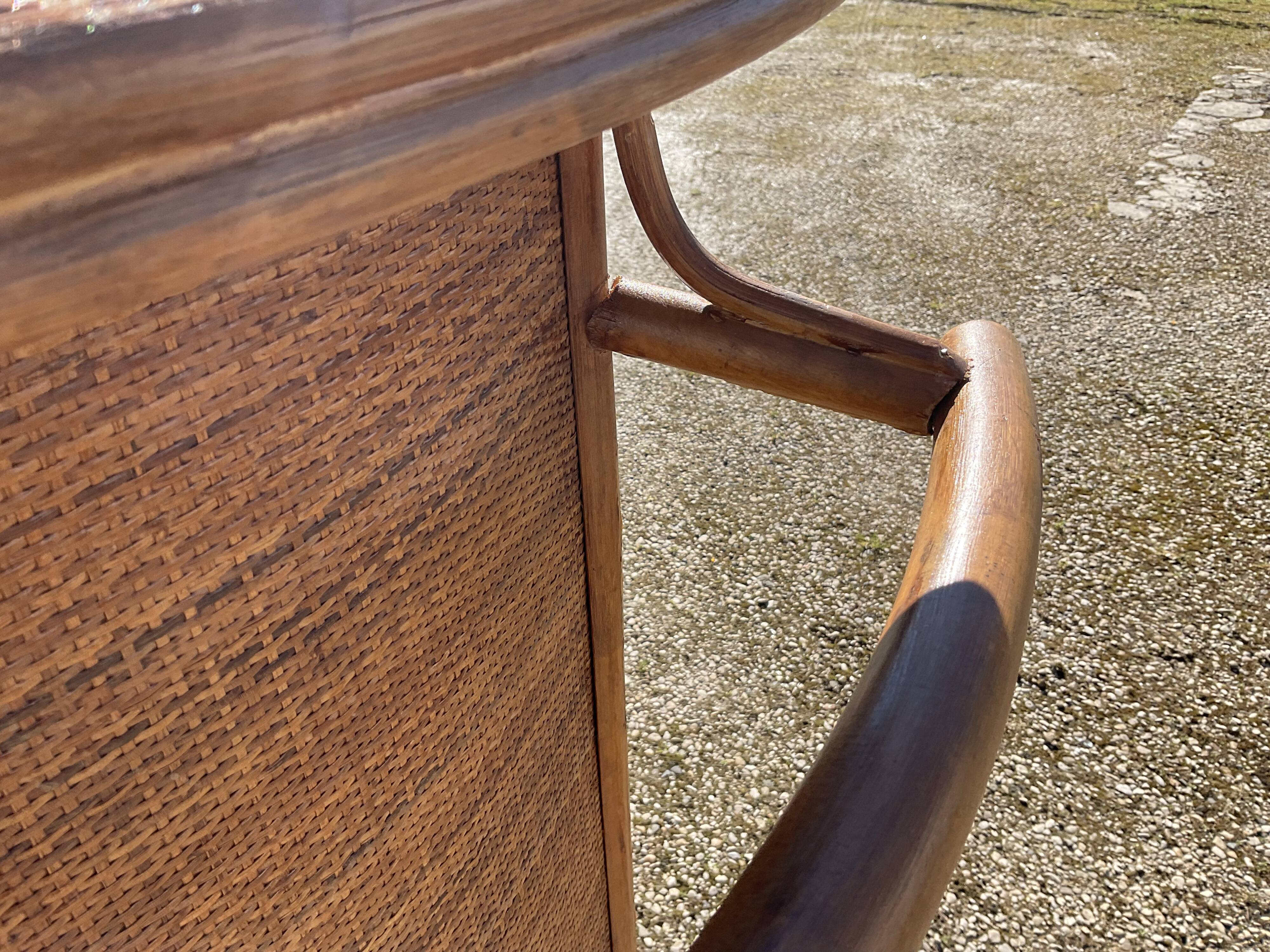 Rattan bar