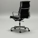 Chaise de bureau Charles & Ray Eames EA219 en chrome et cuir noir, Vitra