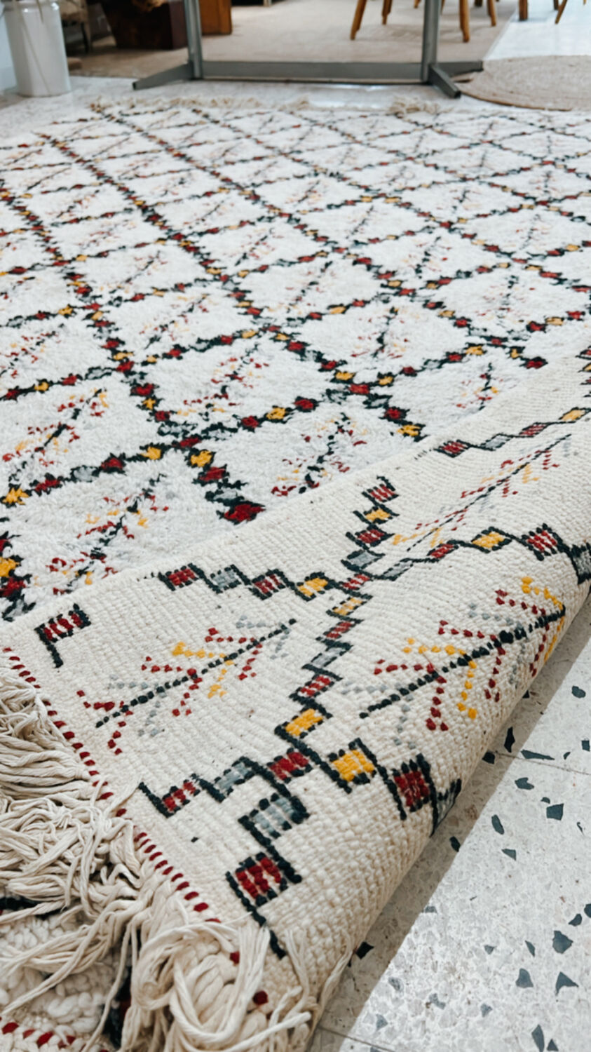 Vintage moroccan ouarain berber rug