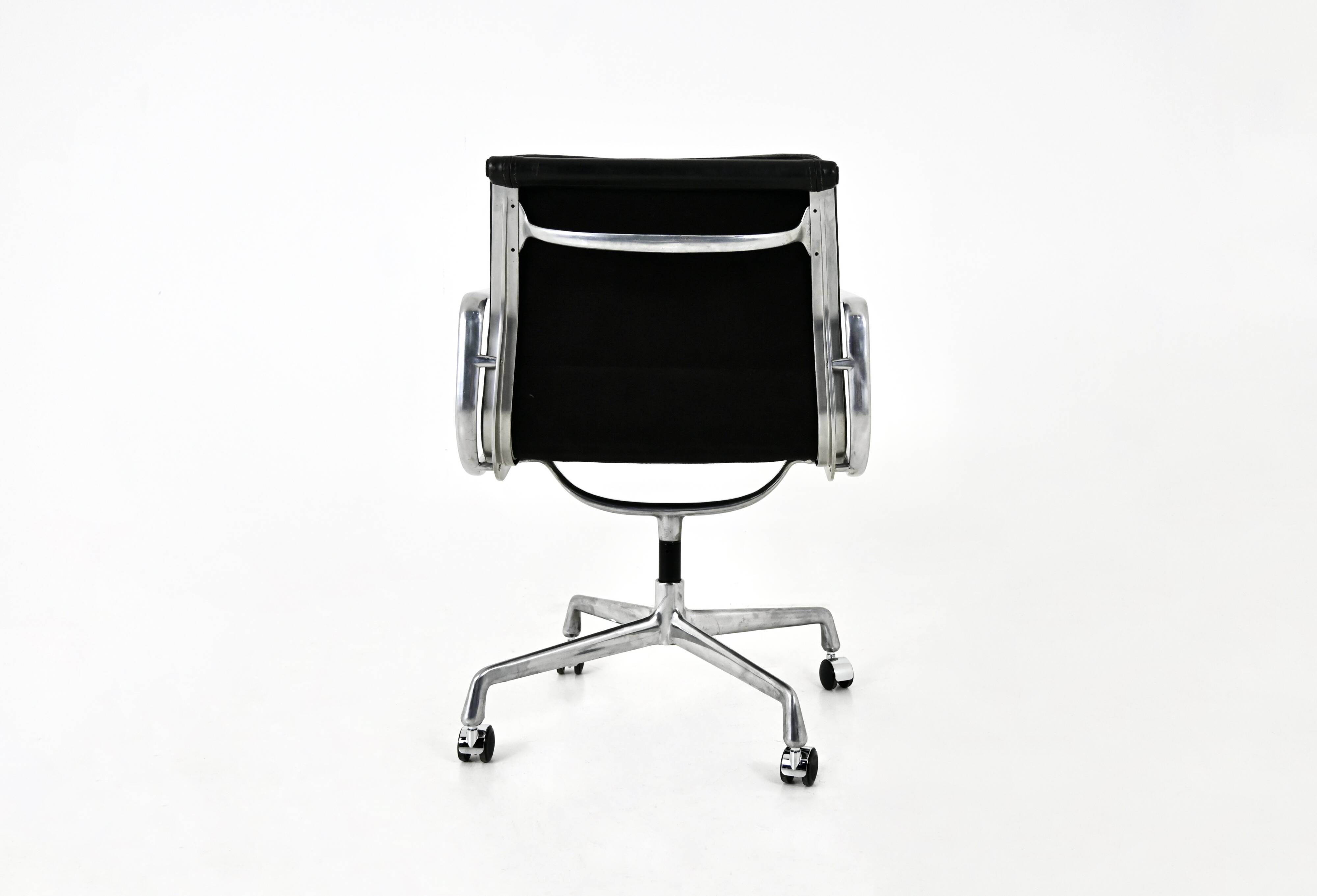 Office chair by Charles and Ray Eames for Herman Miller, 1970s