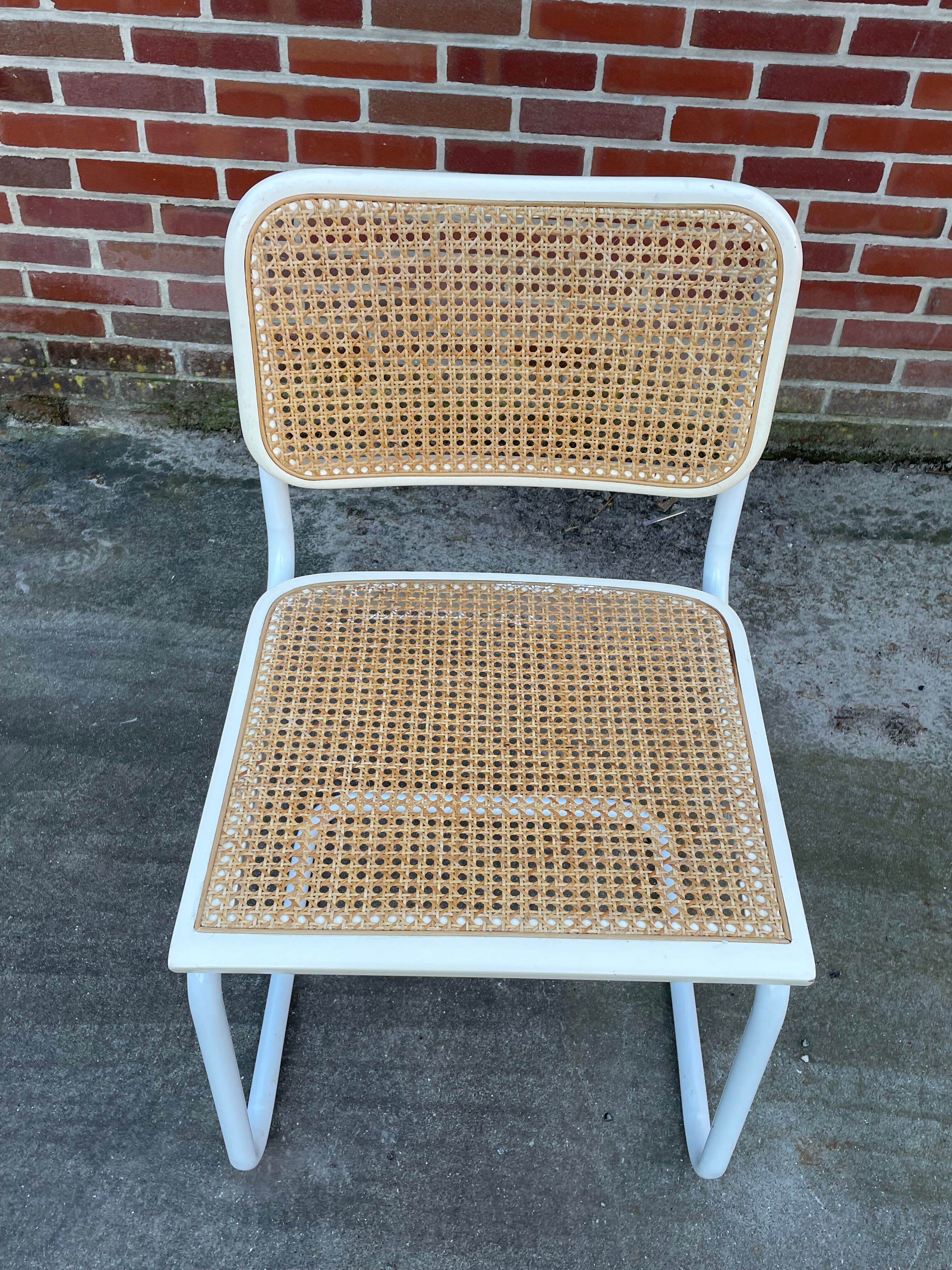 Set of 4 Cesca b32 model chairs in white