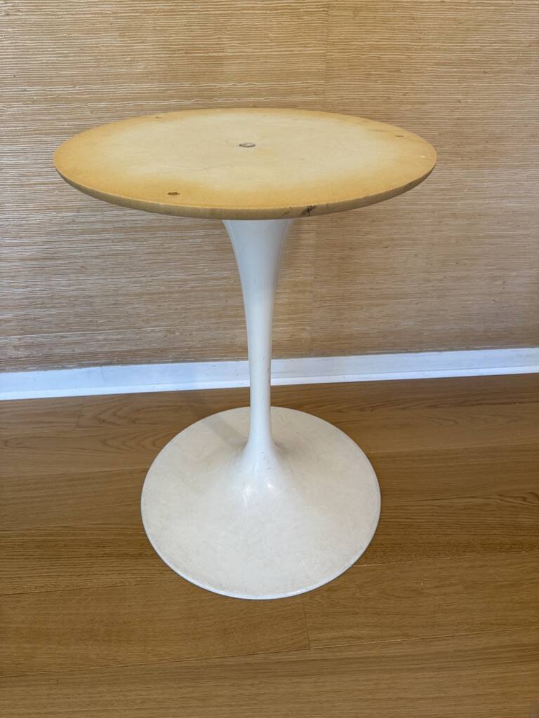 Tulip table Eero Saarinen for Knoll 1970s