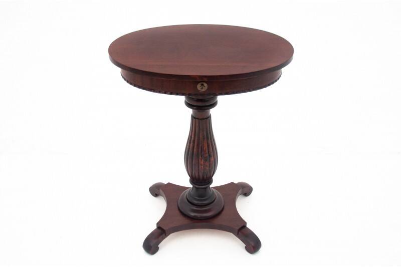 Antique thread table, Northern Europe, around 1860. After renovation.