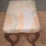 Pouf de style Louis XV  rocaille