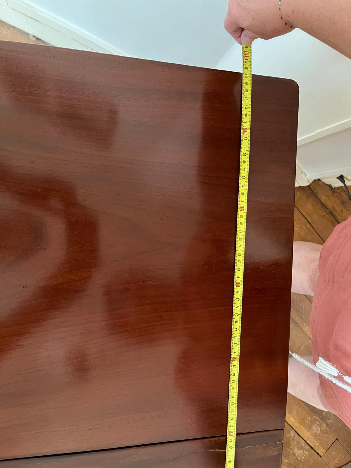 Drop-leaf table in solid mahogany — Restoration style, double column c