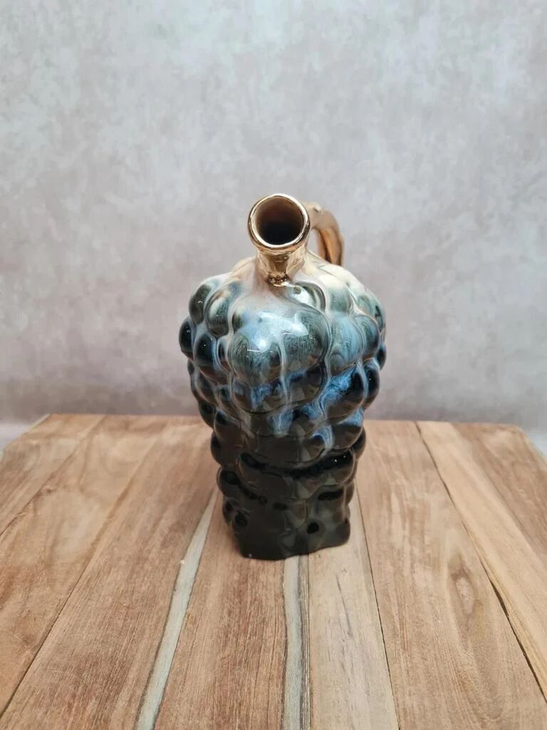 Vintage grape Alpho barbotine carafe