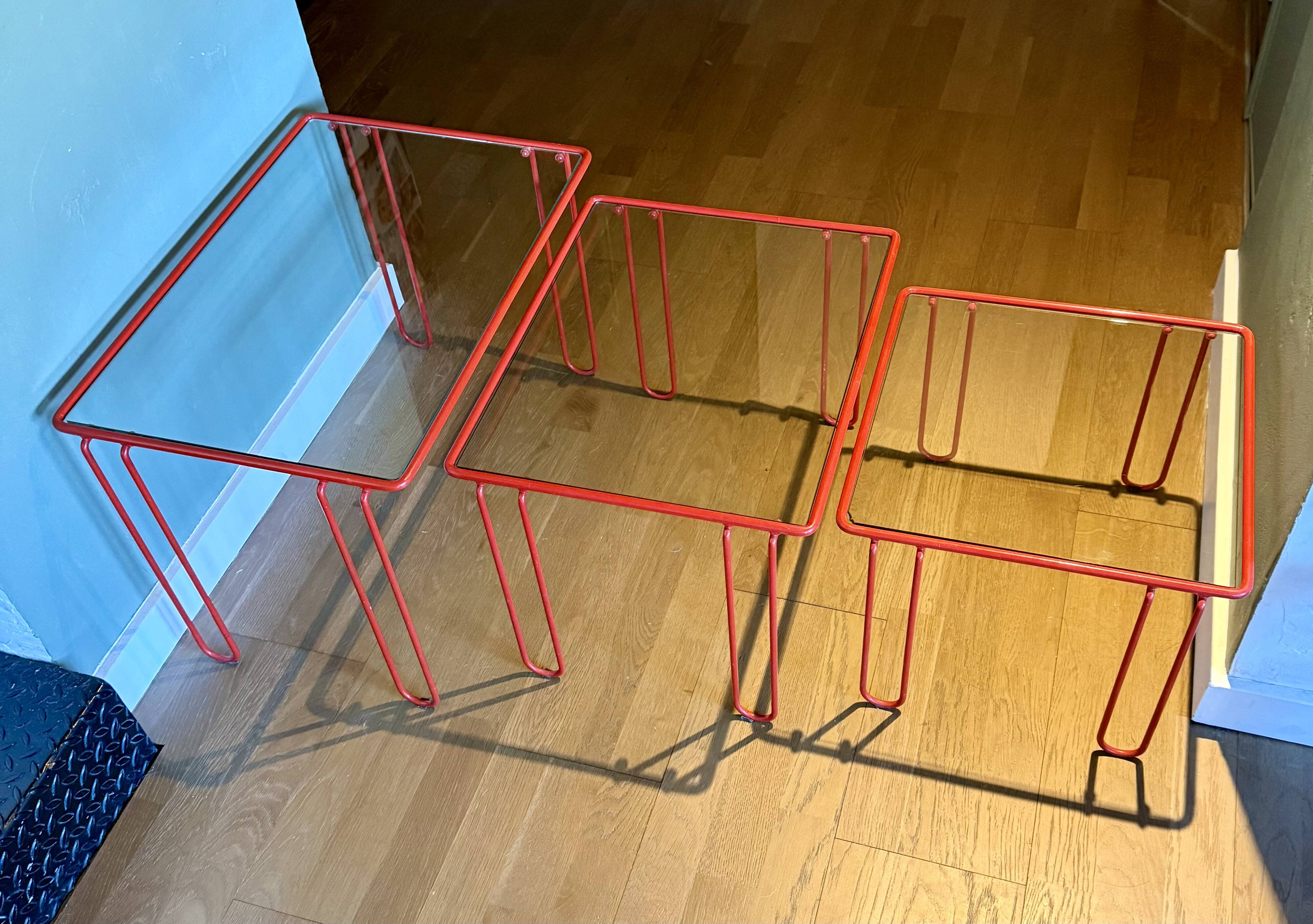 Red tubular nesting tables, 1970s, Set of 3
