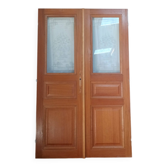 Double glass door in blond oak