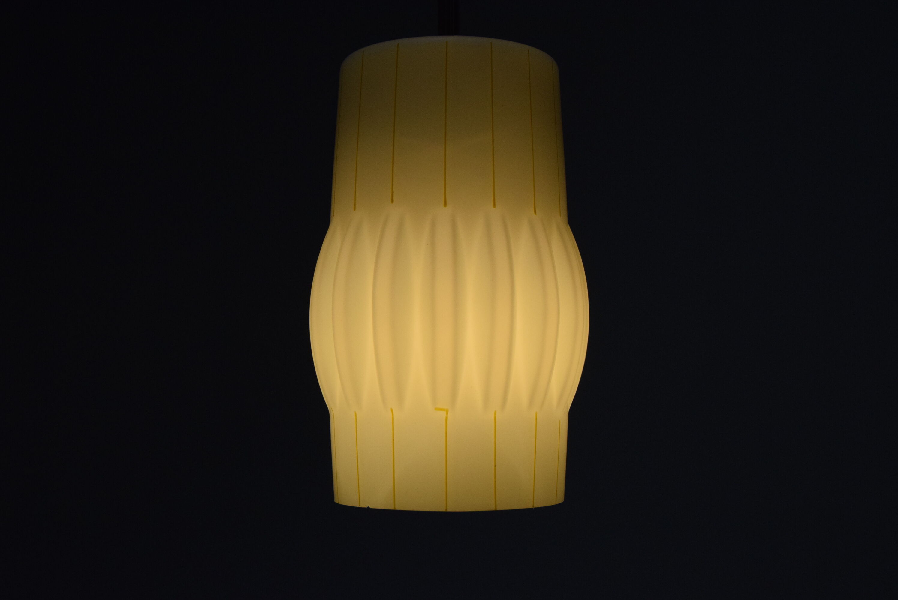 Suspension en verre du milieu du siècle années 1960