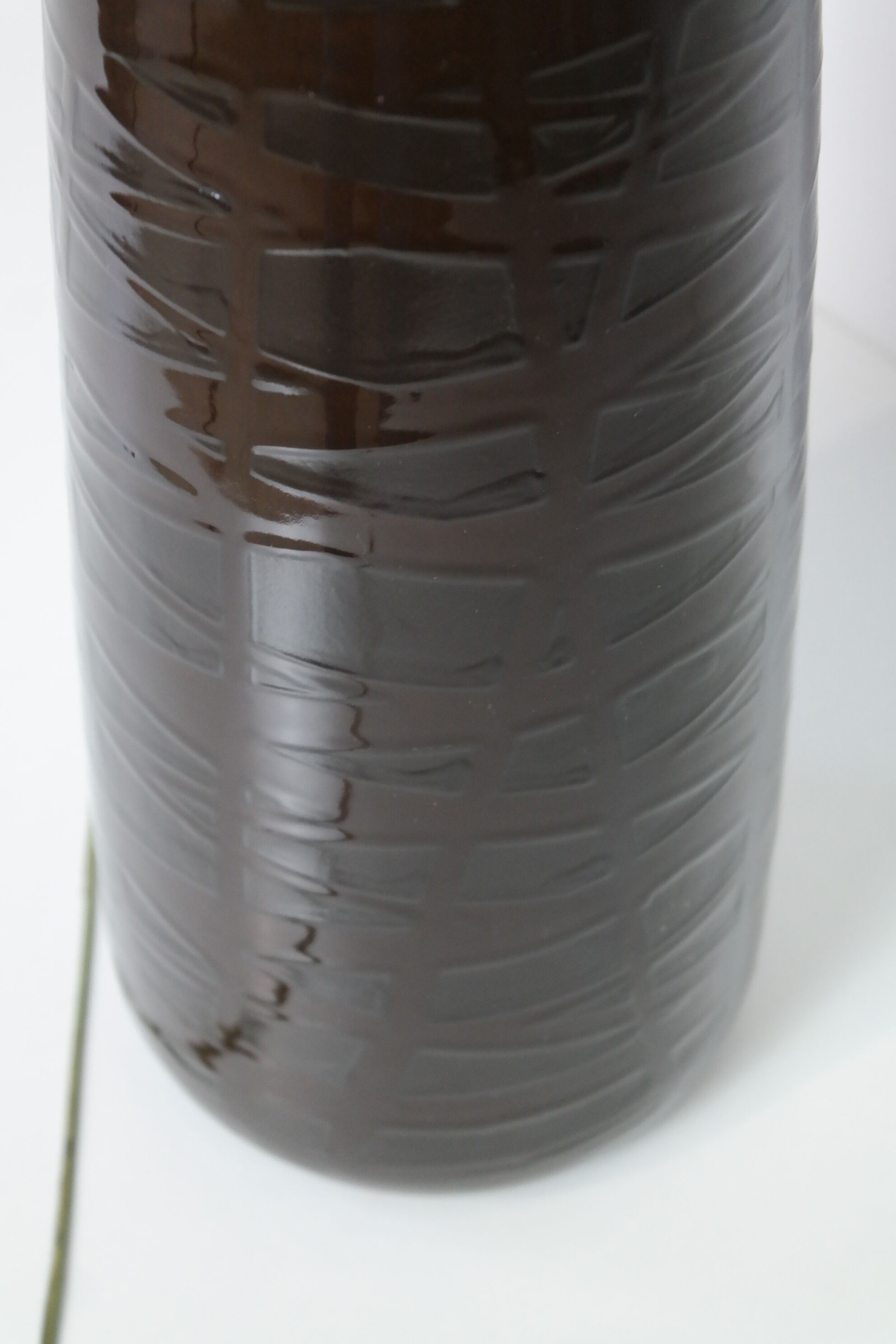 Vase ceramic flowers and brown glass