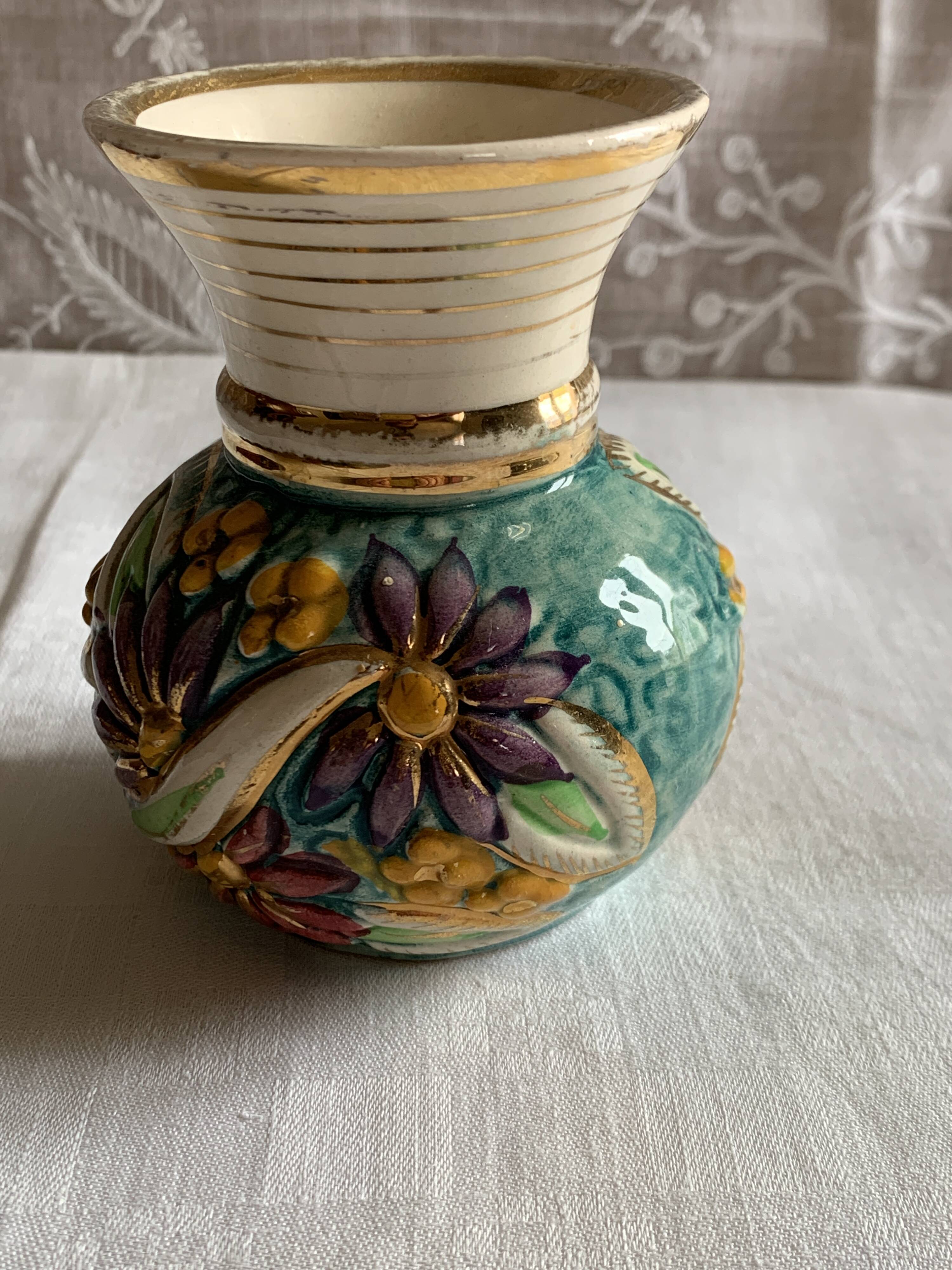Slip vase