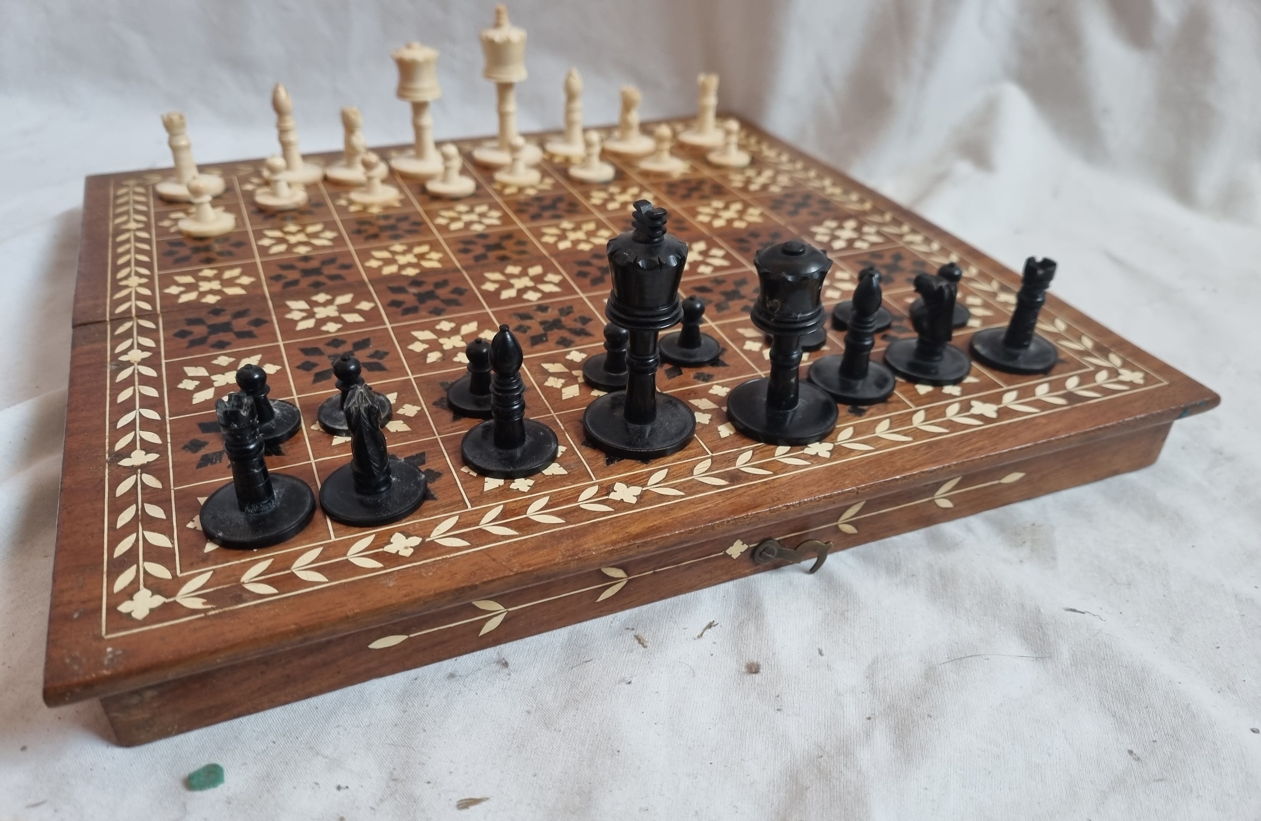 Travel Chess, Guinea 1960