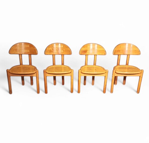 Lot de 4 chaises en érable massif, fabriquées par Ansager Møbler, Danemark. Fabrication artisanale danoise, estampillée.