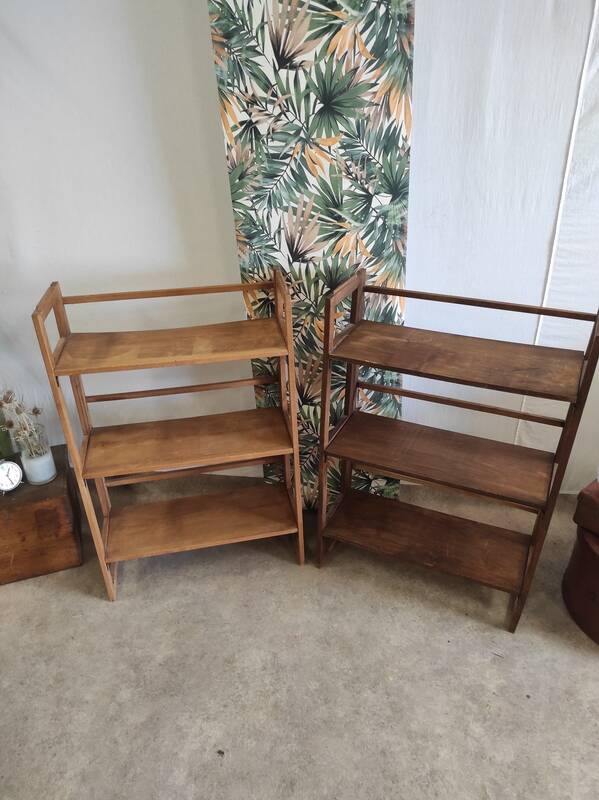 Foldable and stackable wooden shelves