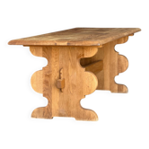 Monastery-style table