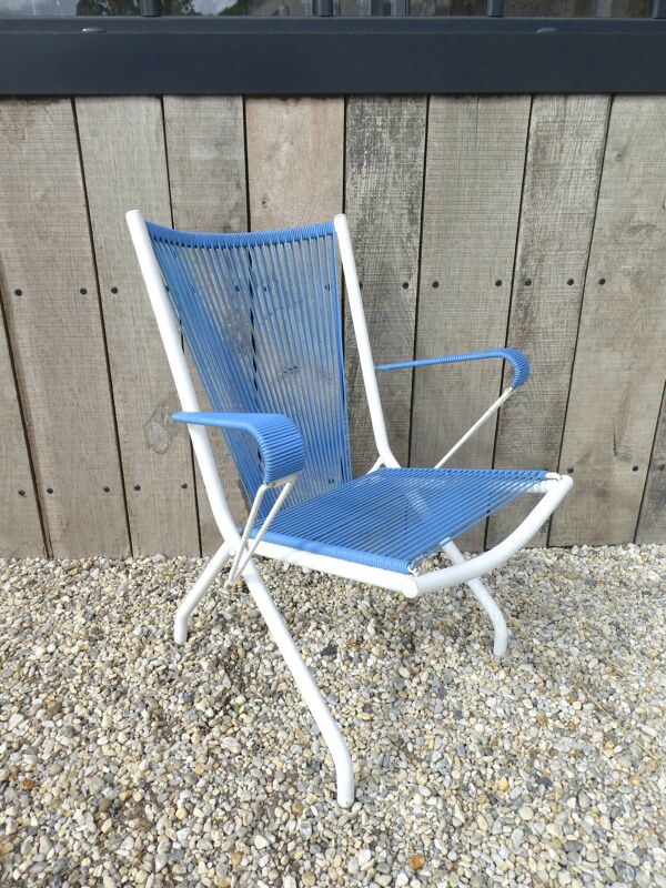 Fauteuil pliant en métal et scoubidou bleu