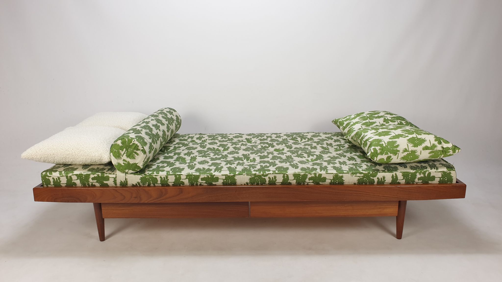 Mid century teak daybed, 1960s