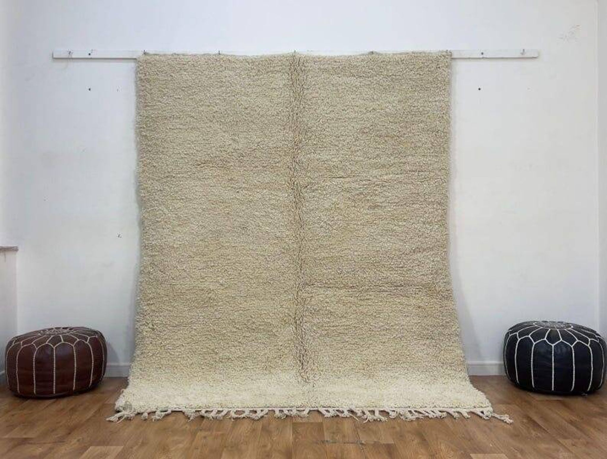 Handmade traditional pure wool rug 2/3 m