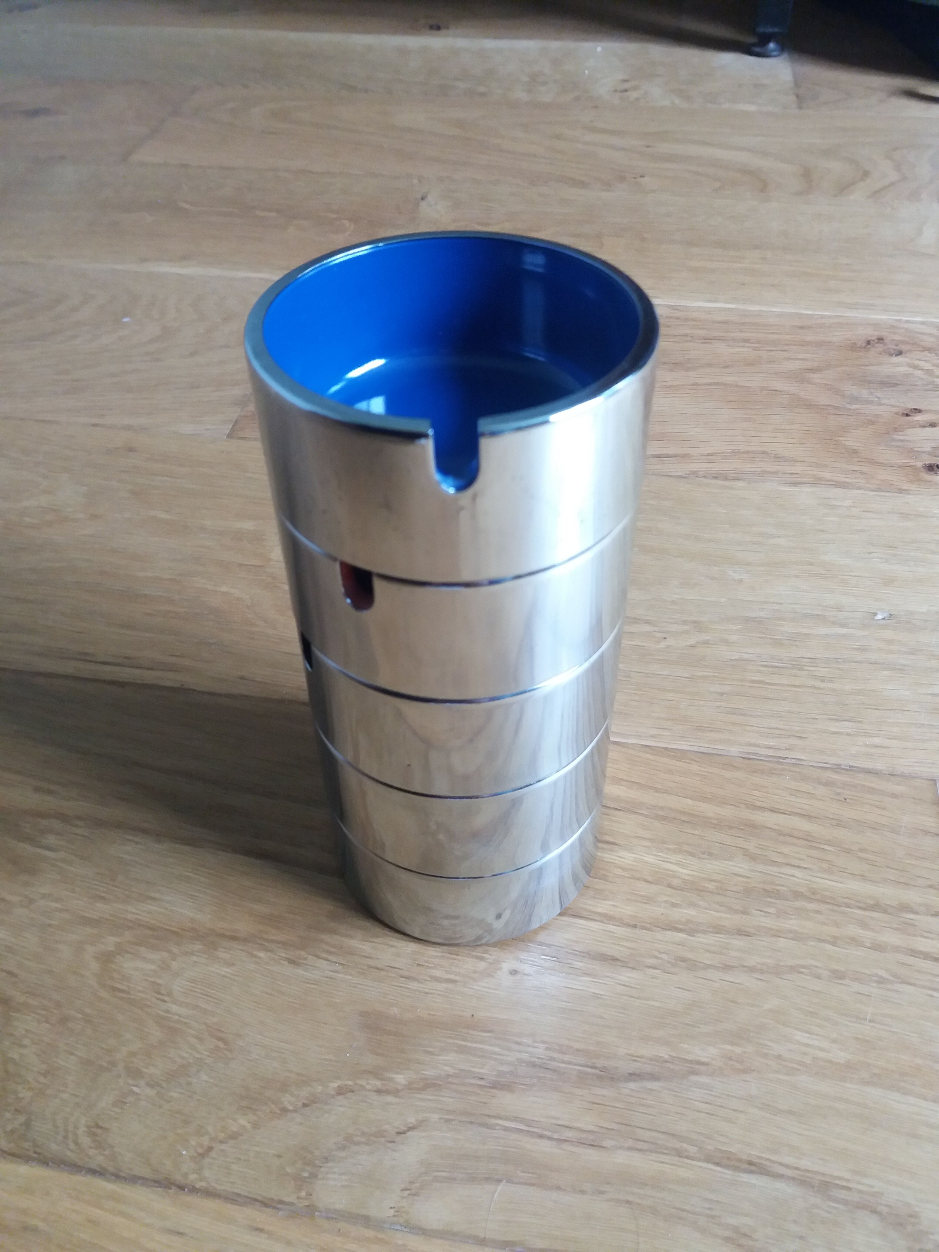 5 stackable ashtrays Maru designer Isamu Kenmochi Japan Space age 60s