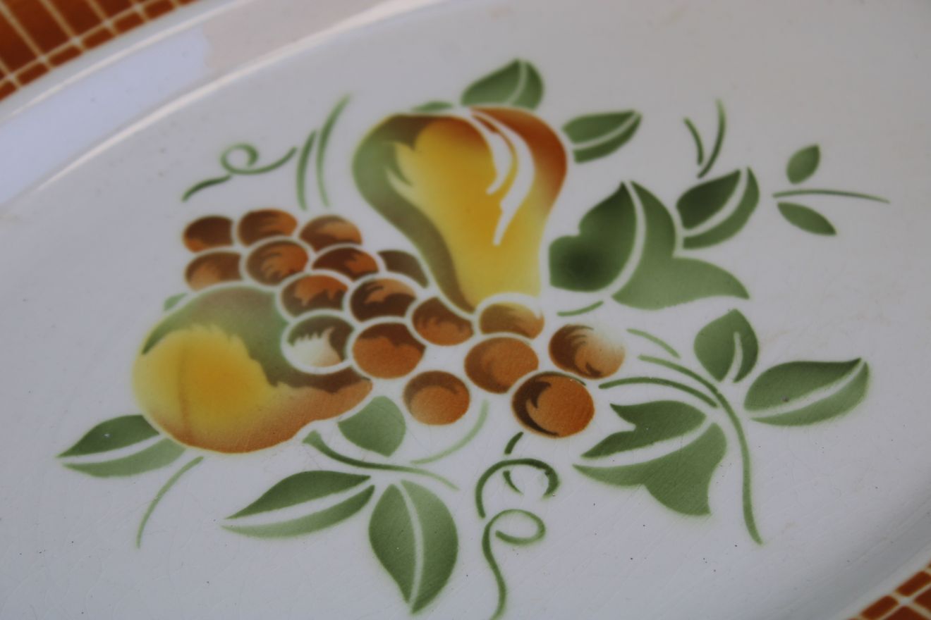 Oval ceramic plate