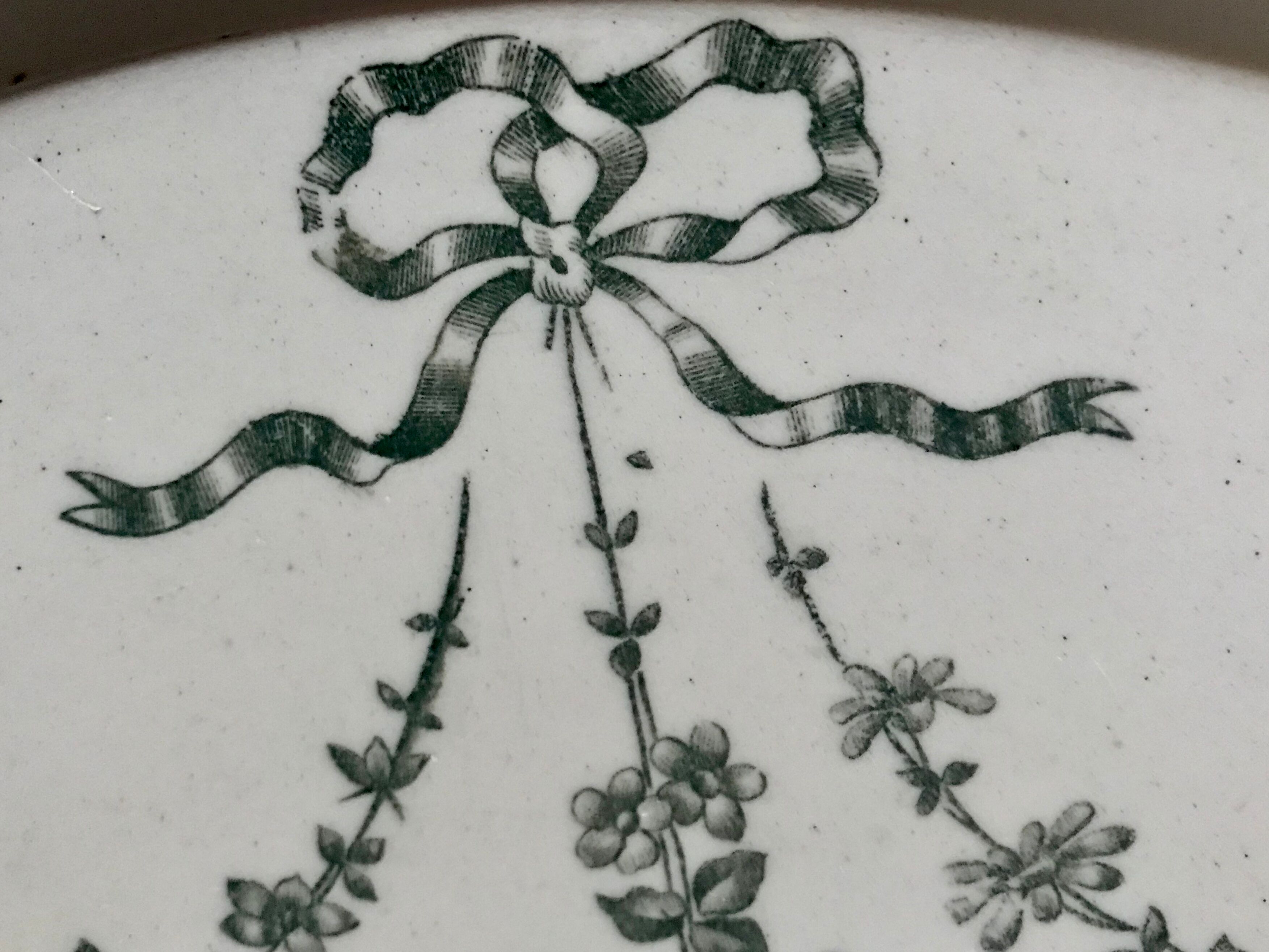 Longchamp iron earth dish