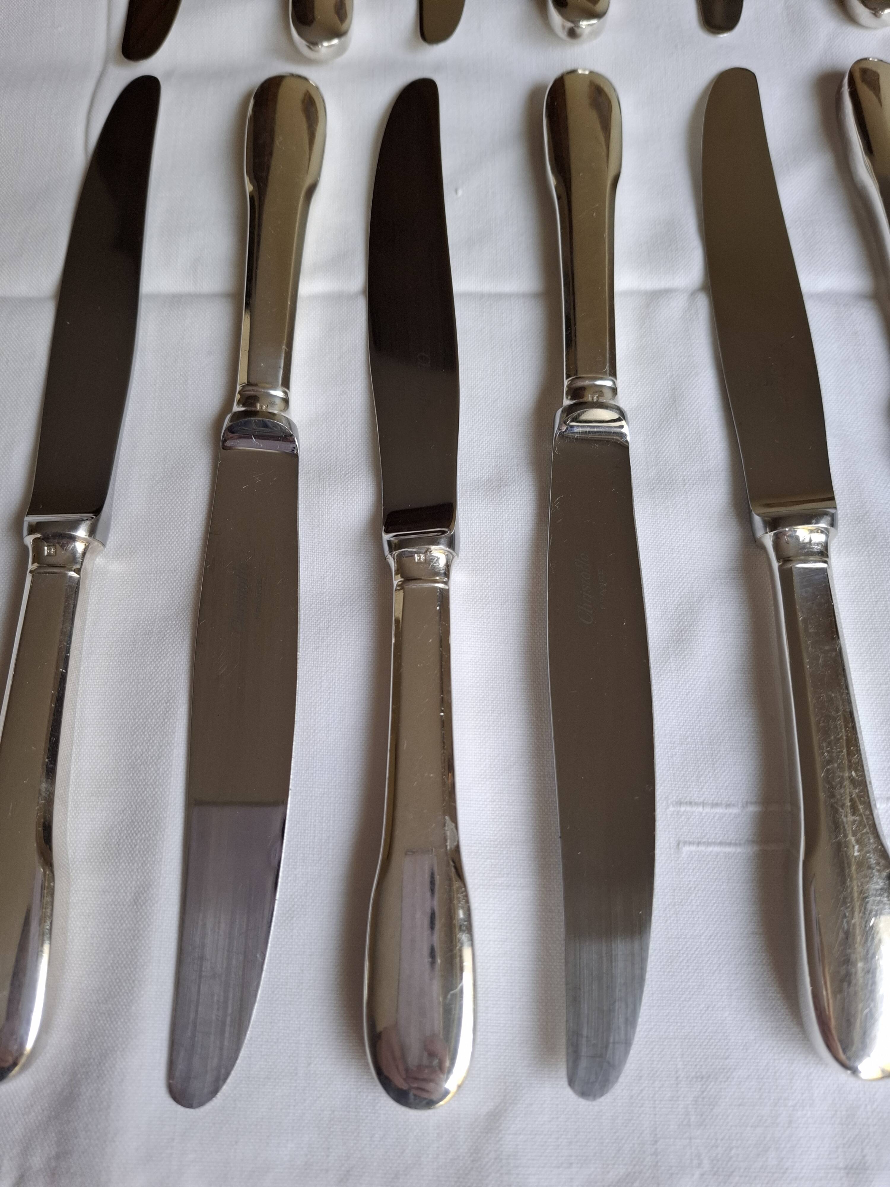 24 silver-plated Christofle Cluny Uniplat Vieux-Paris knives (2 x 12)