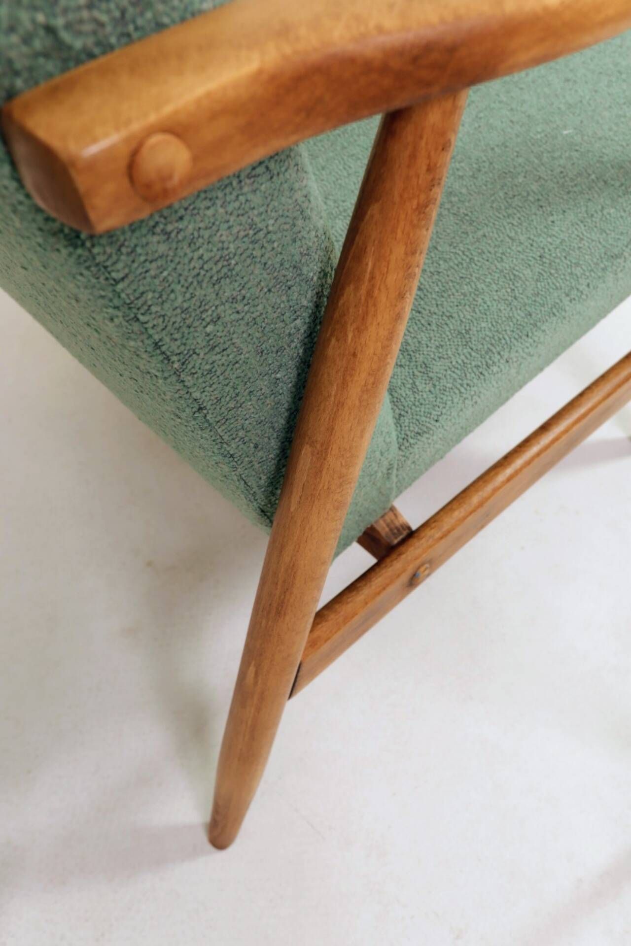 Pair of vintage long chairs mint green bouclé 1970