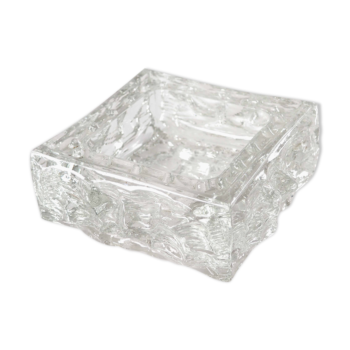 Empty cut glass pocket