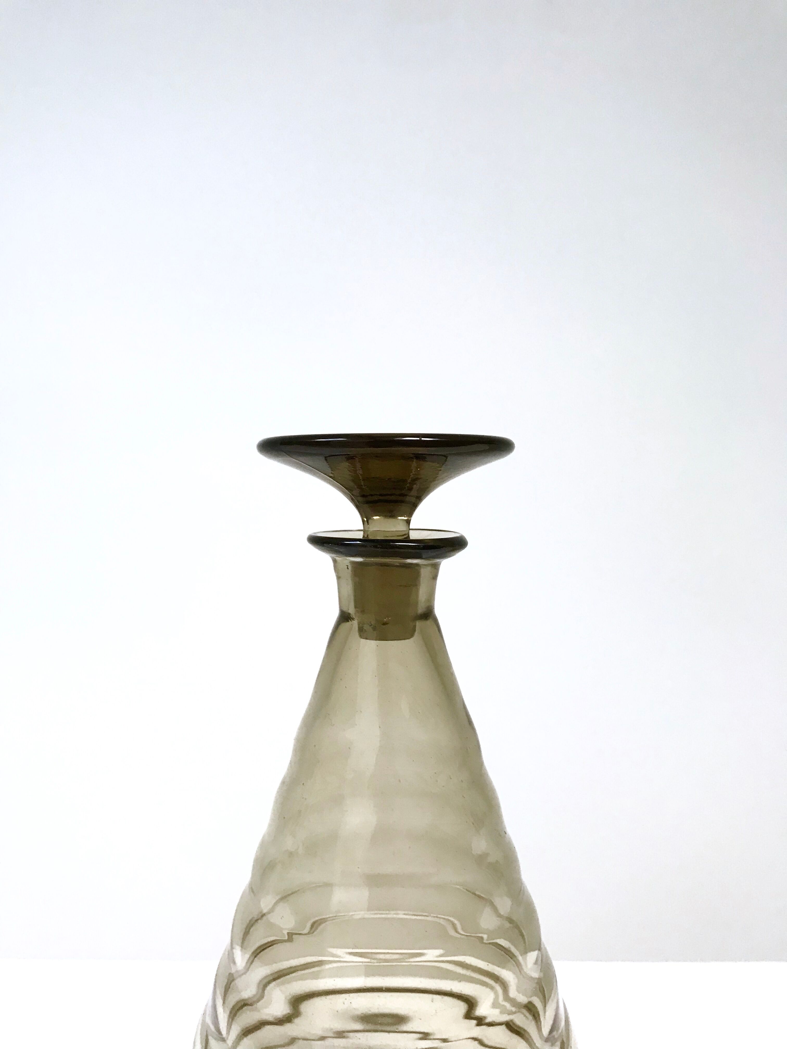 Decanter vintage smoked glass