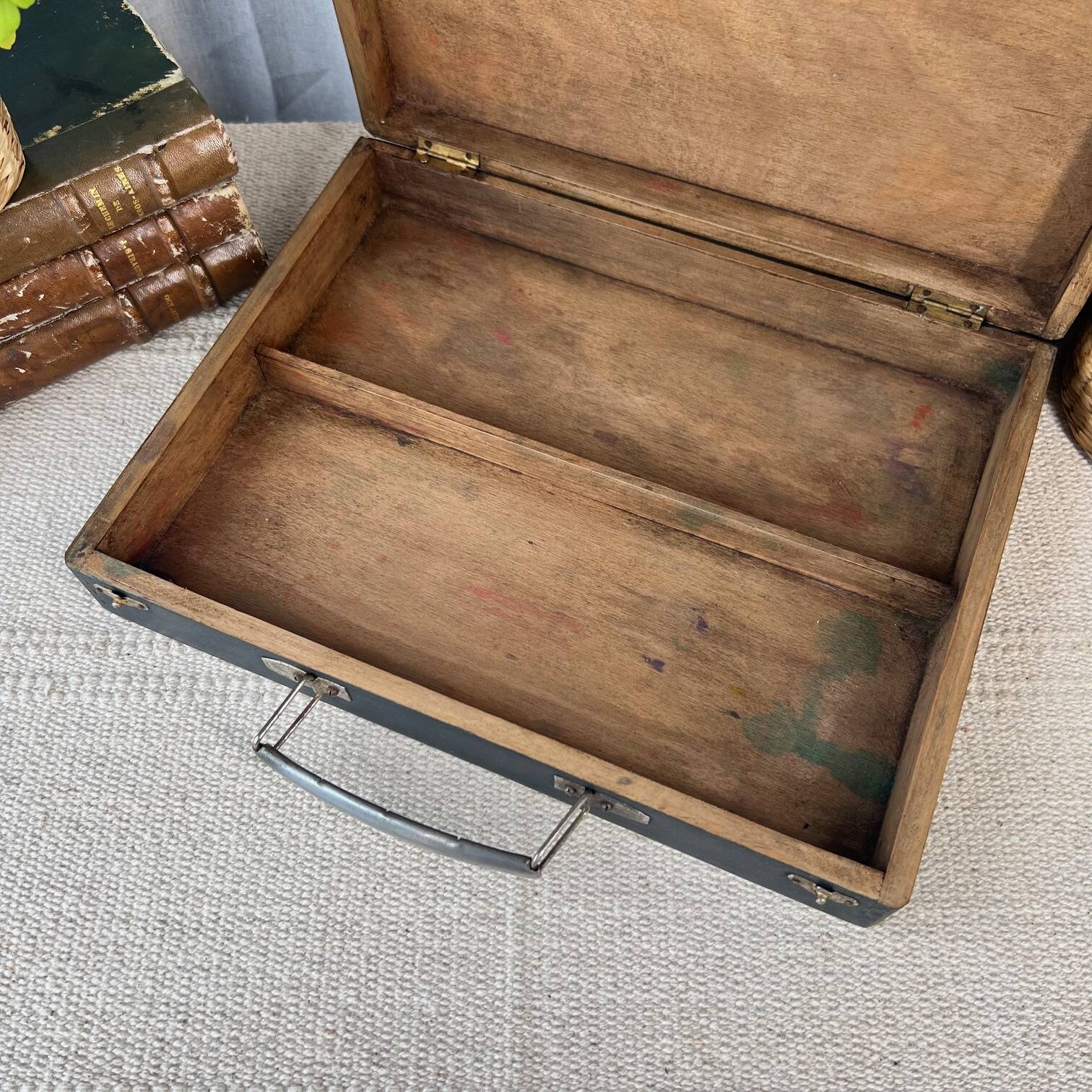 The painter's briefcase