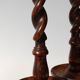 Paire de bougeoirs français Barley Twist en bois avec bobèche en métal argenté