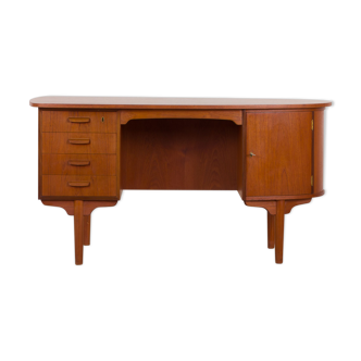 Mid Century free standing bullet shape executive teak desk by H.P. Hansen, Denmark, 1960s