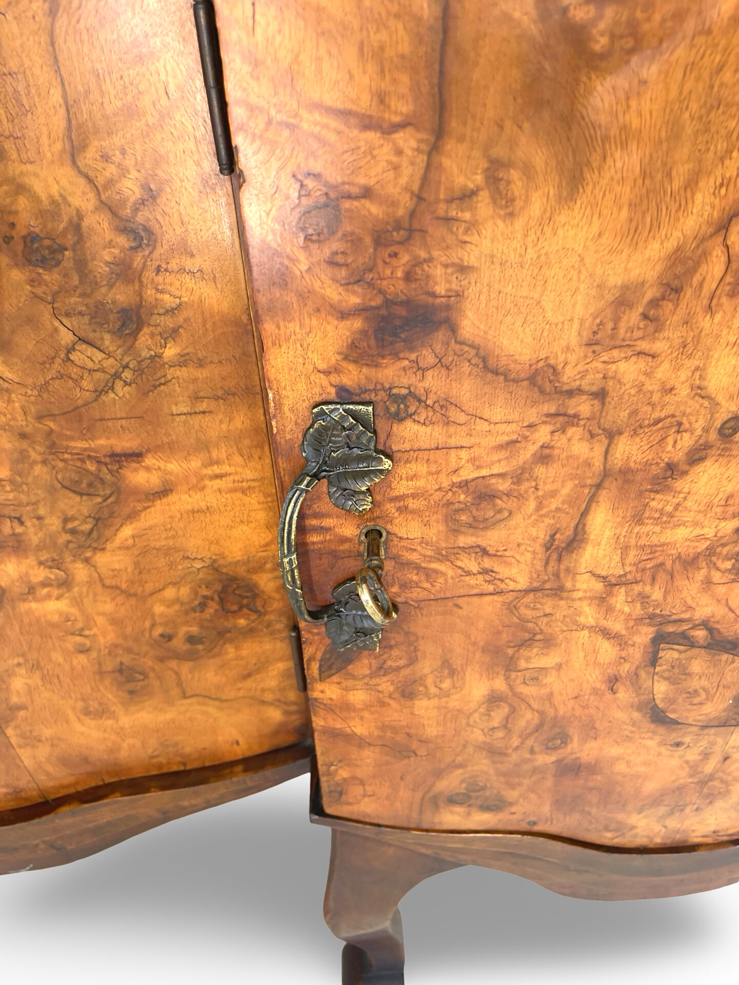 Walnut buffet, antique Italian, 1930s.