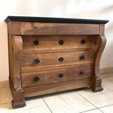 Walnut chest of drawers