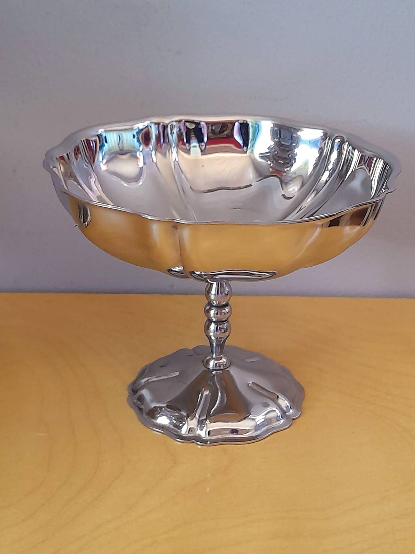 Ice cream/dessert bowls in stainless steel