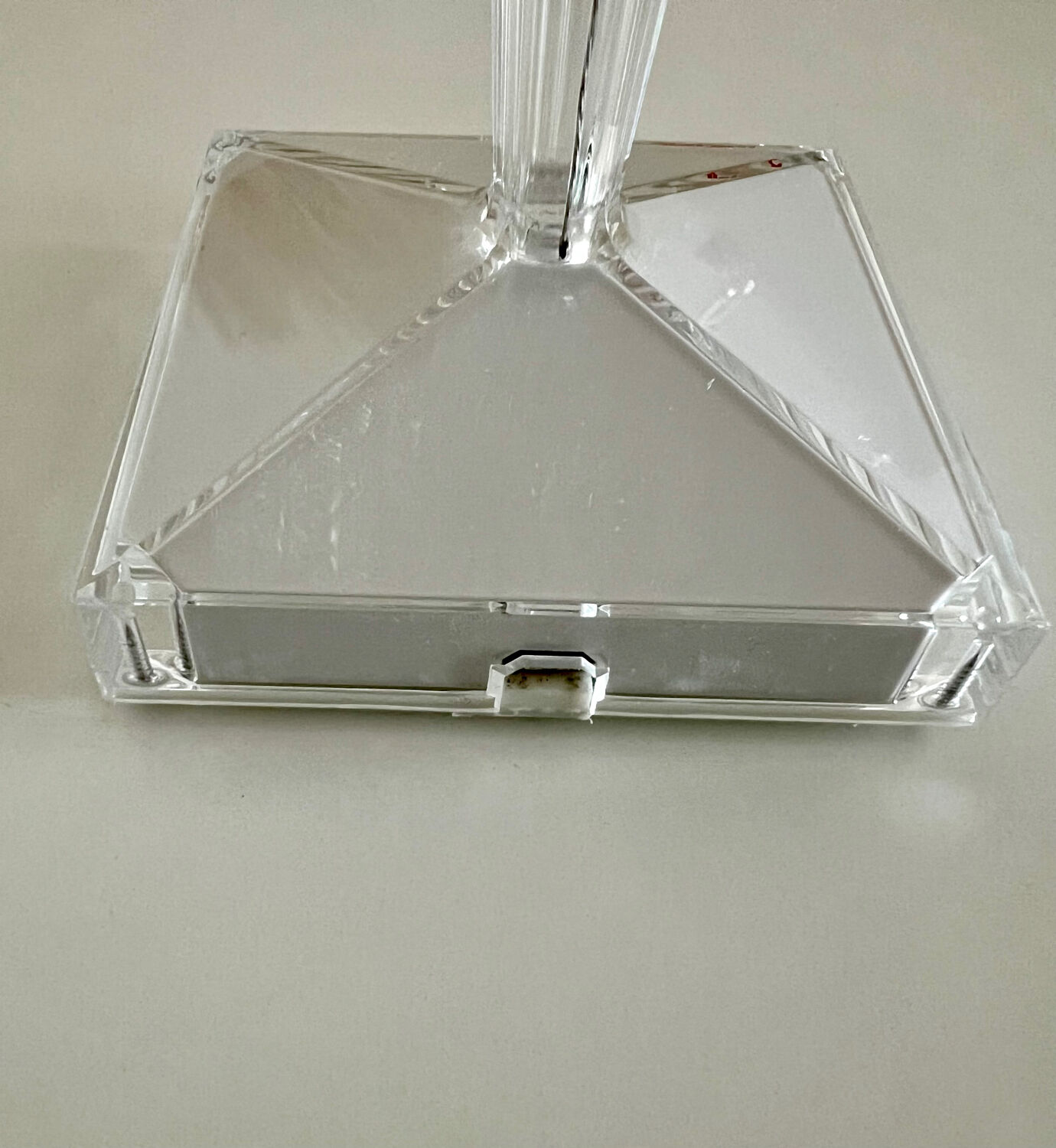 Kartell Original Transparent Battery Lamp – design by Ferruccio Laviani