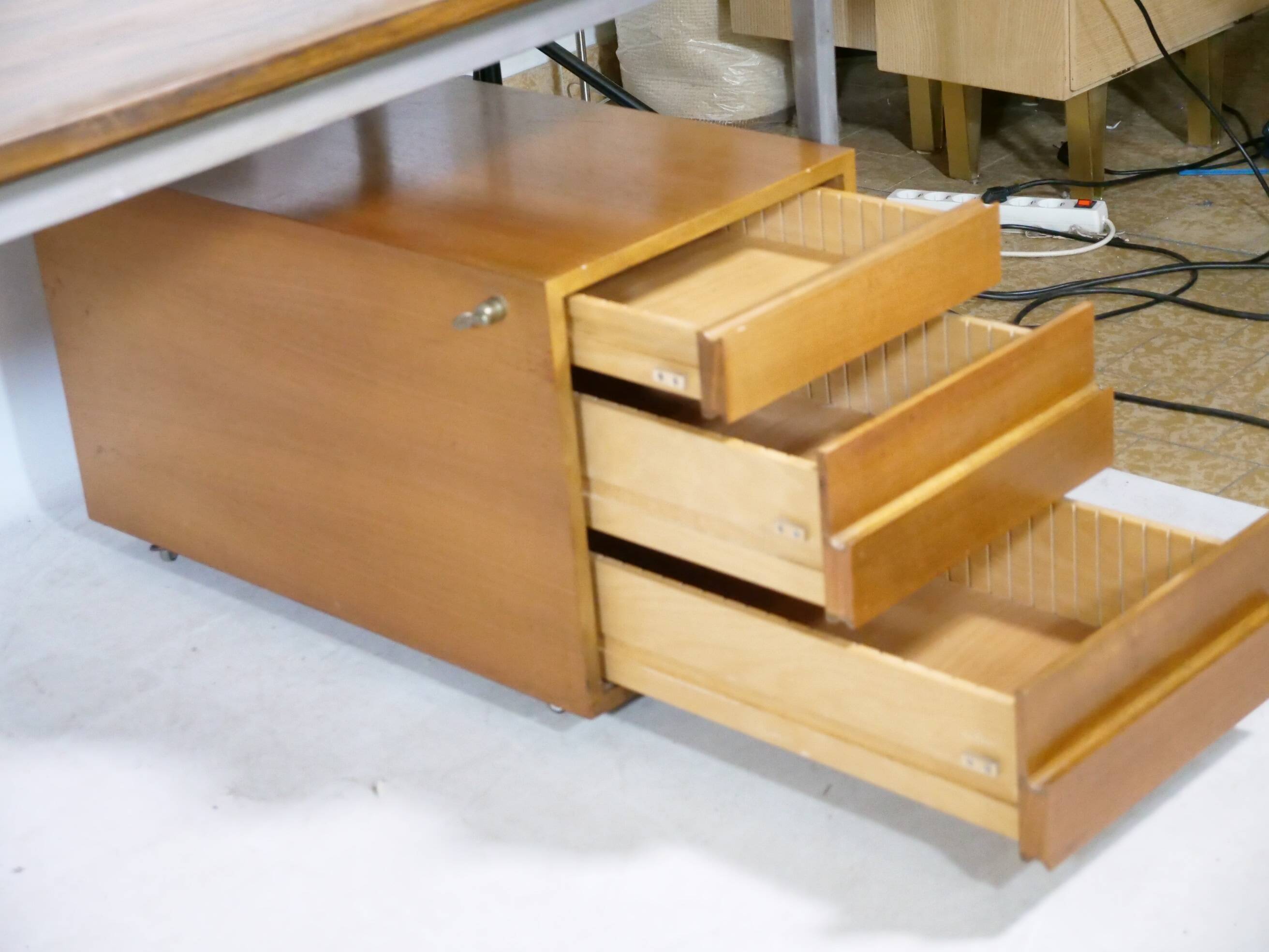 Mid-Century Behr Desk in Walnut with 2 Drawer Containers, Germany, 1970s