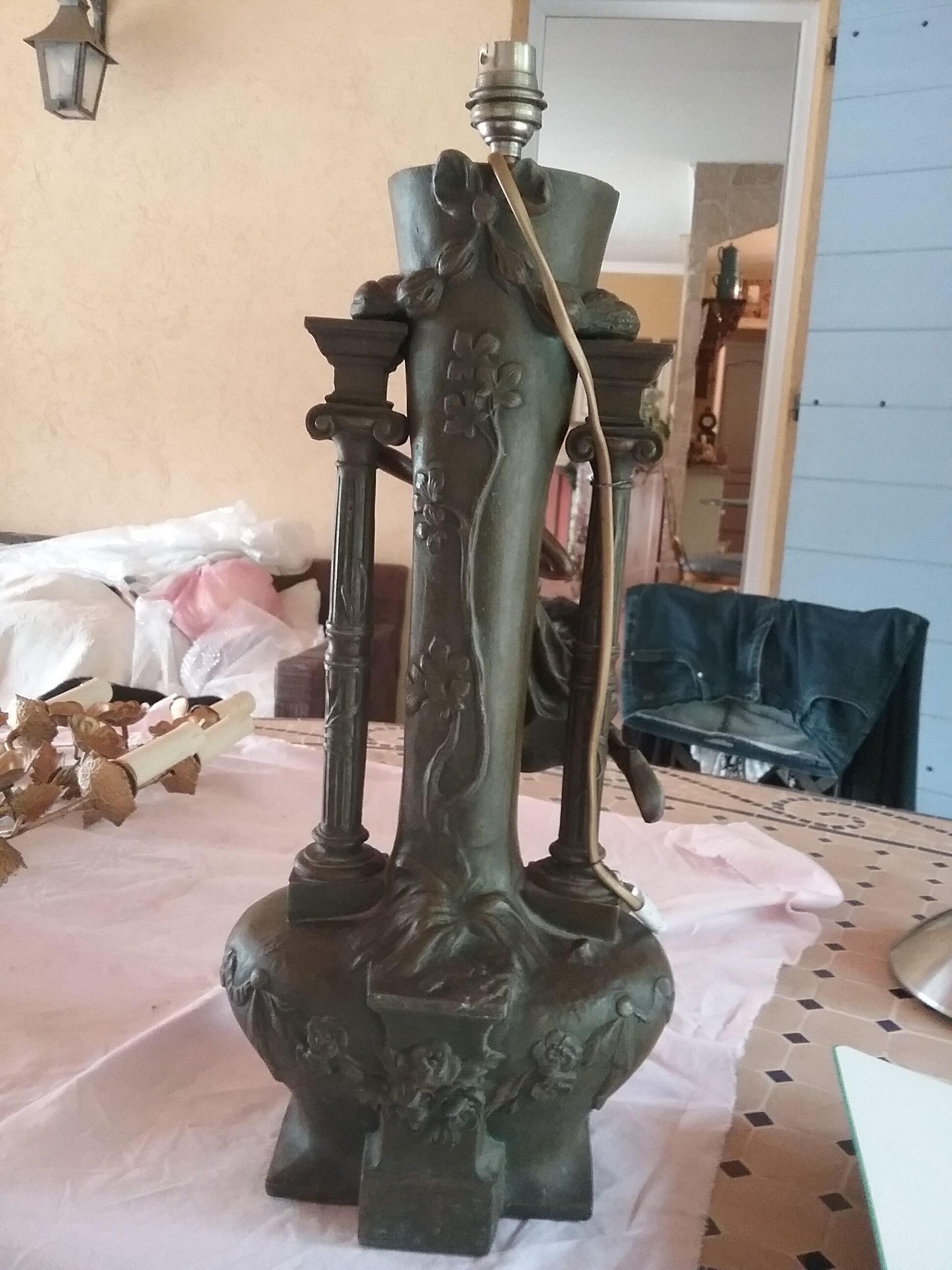 Art deco lamp