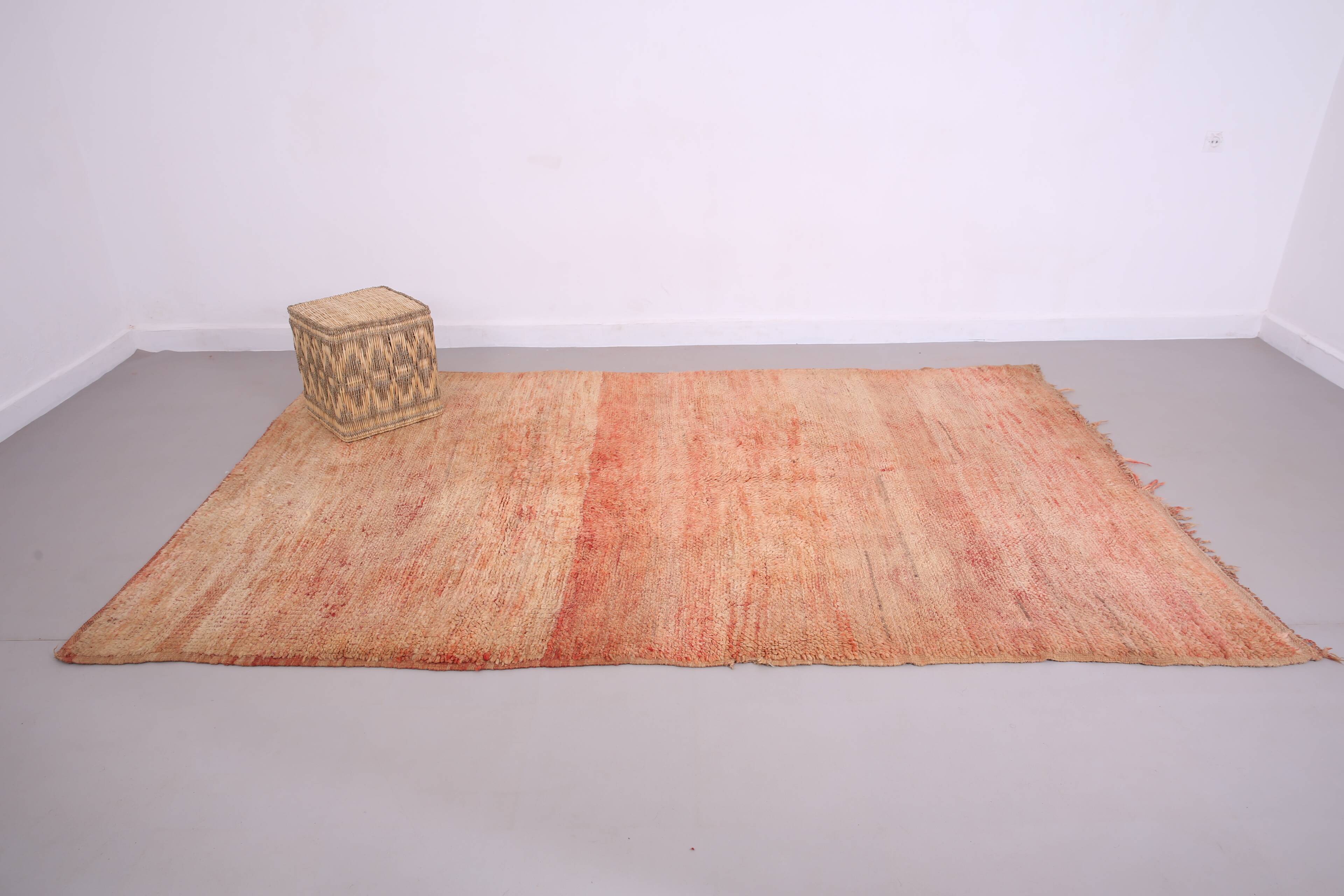 Peach Vintage Boujaad Rug 178 x 284 cm - Moroccan rug - Handmade Berber Rug