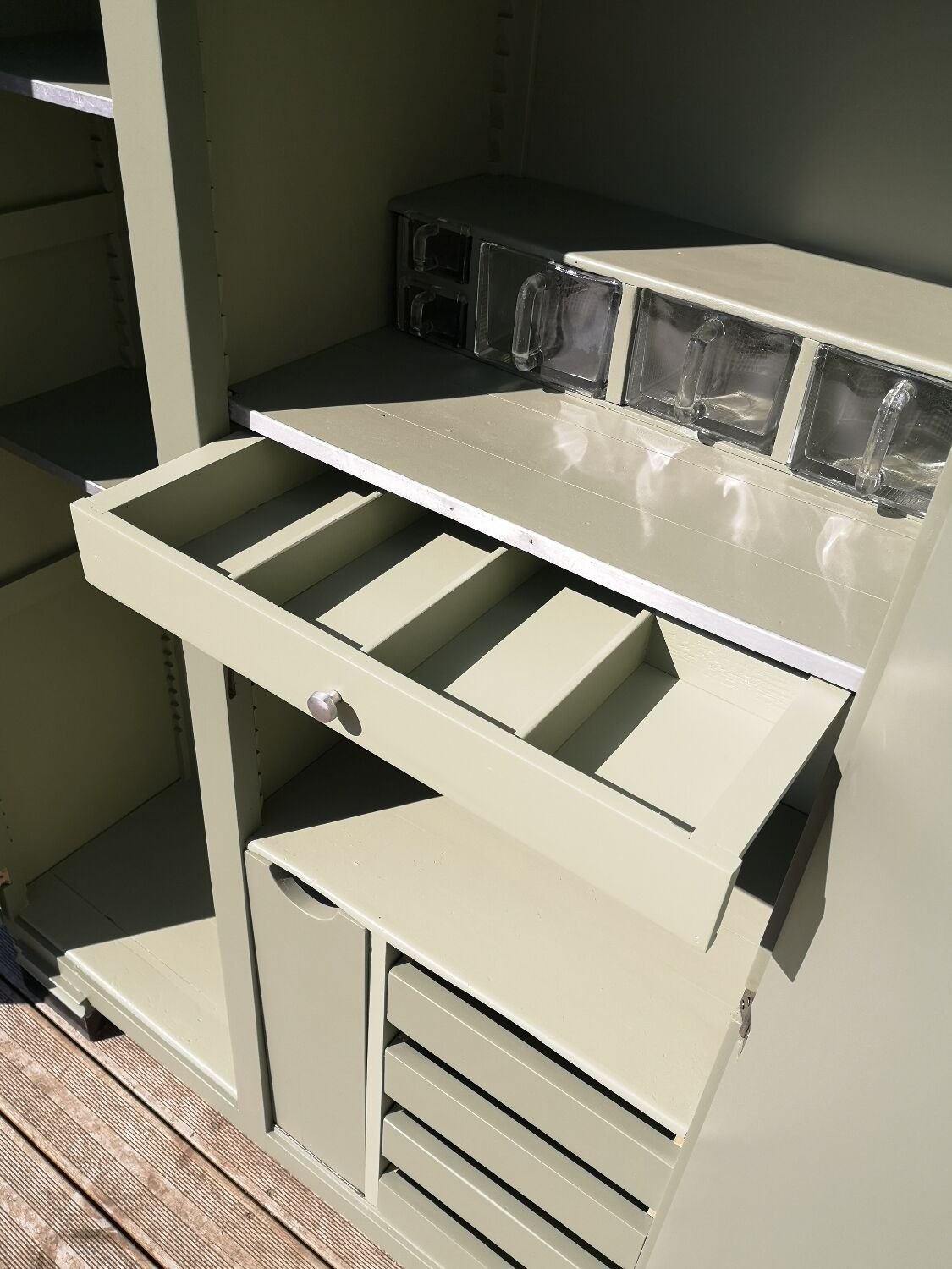 Renovated compact Mado buffet