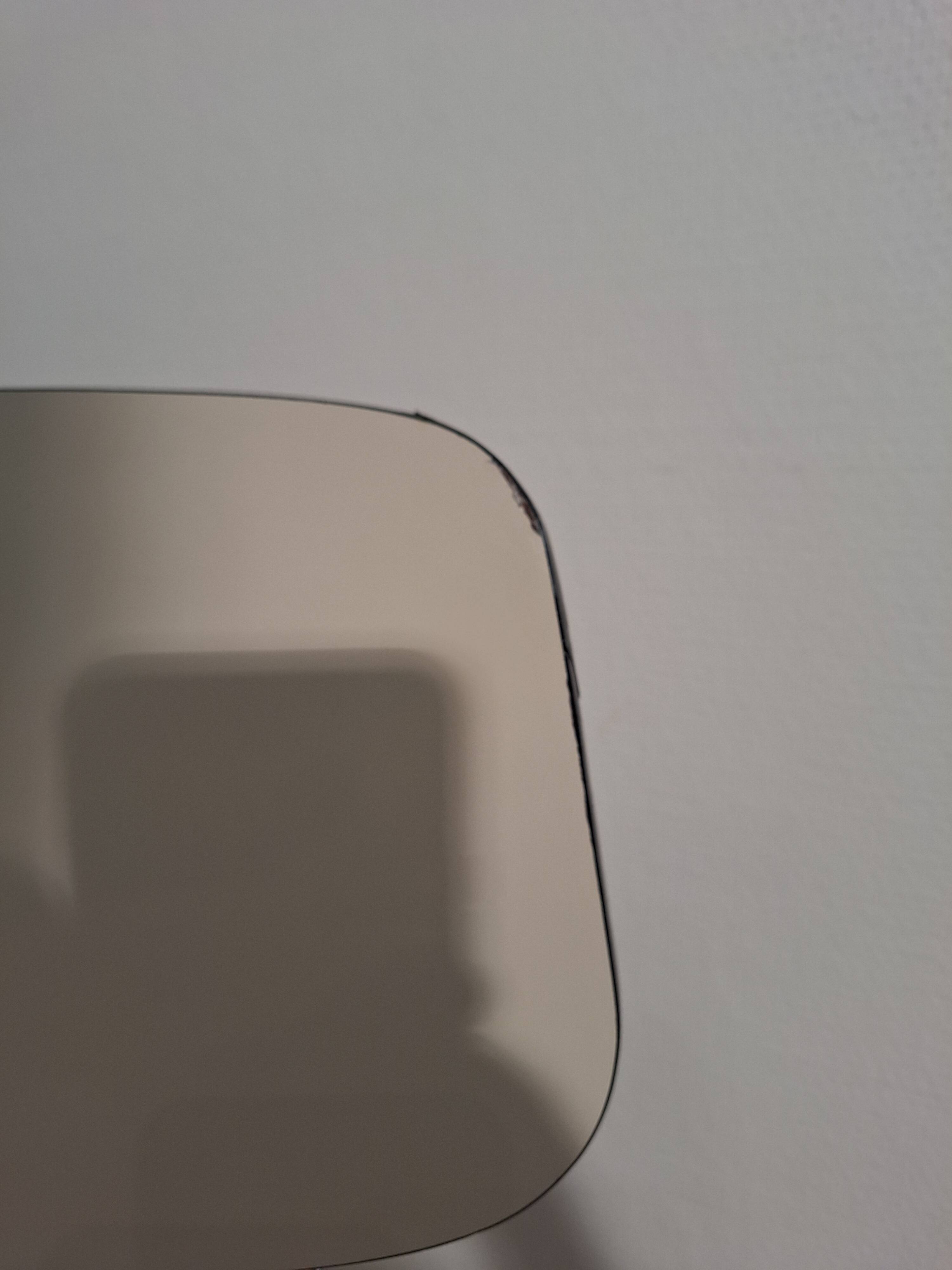 2 chaises en formica