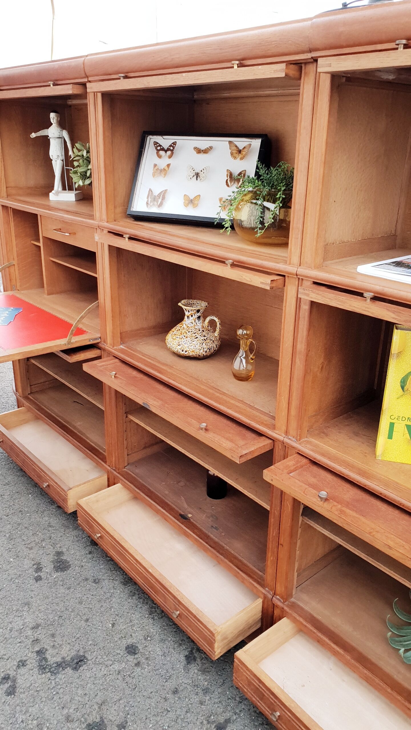 Vintage notary library