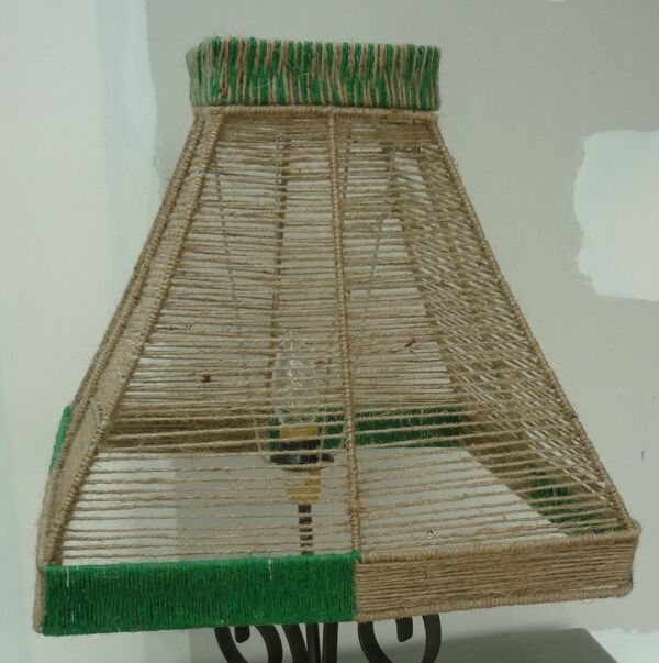 Abat-jour pyramide en fil de jute bistre et vert