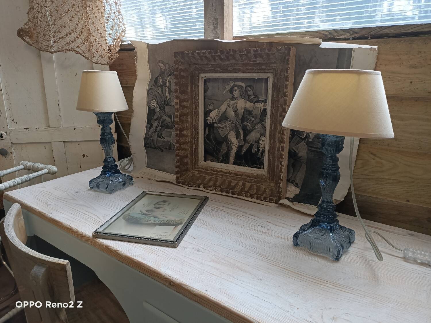 Paire de lampes en verre bleuté