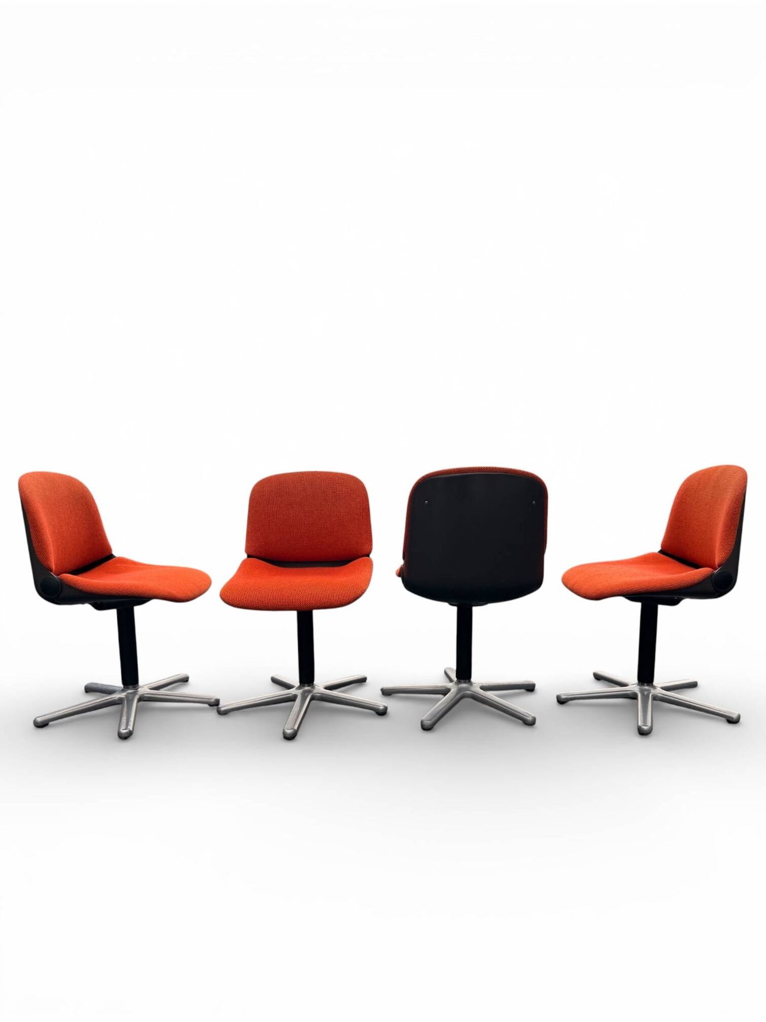 4 chaises, fauteuils vintage modèle 231/5 en tissu orange par Wilkhahn