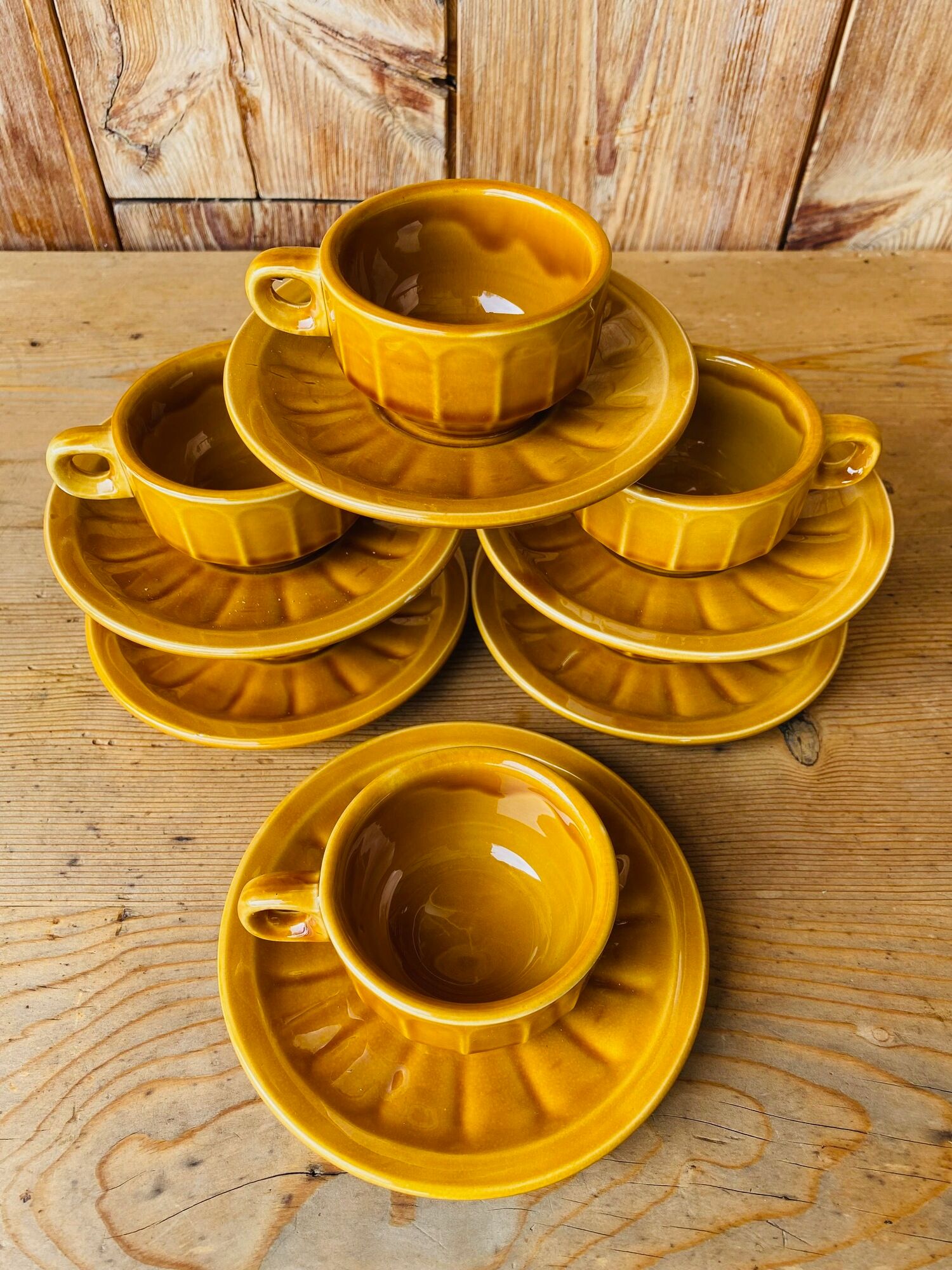 Set of 6 cups and under cups of vintage bistro coffee.