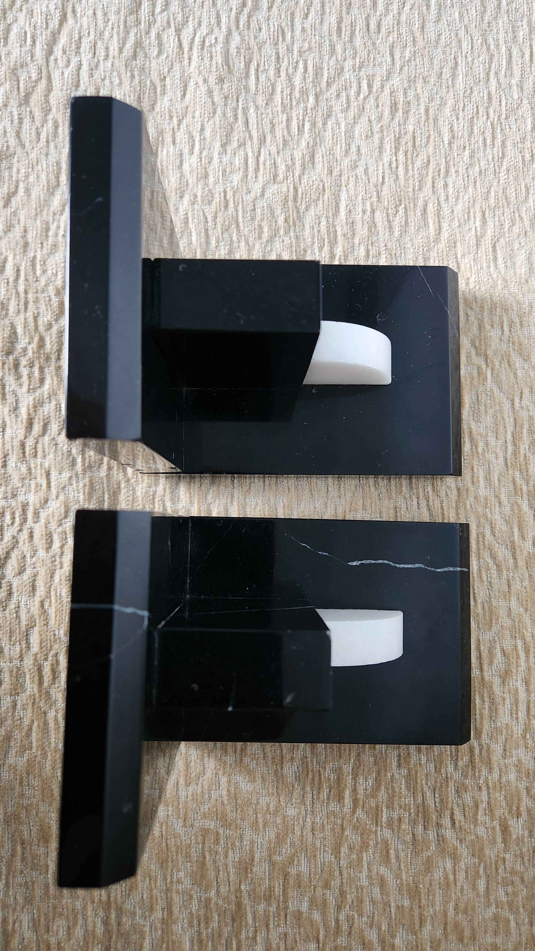 Geometric bookends in black marble and white stone – Art Deco style