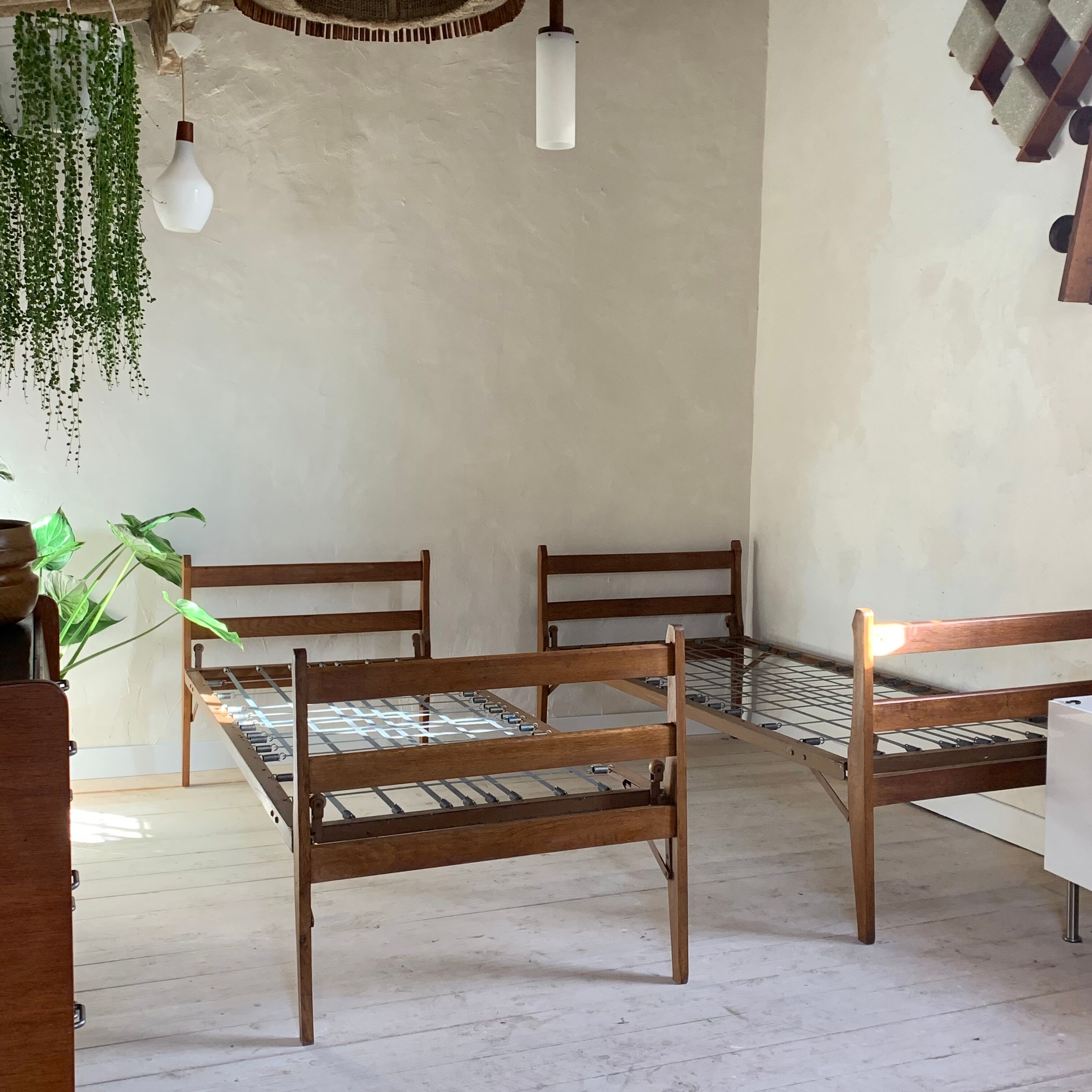 Daybed Vintage Solid Oak Bed - 2 remaining