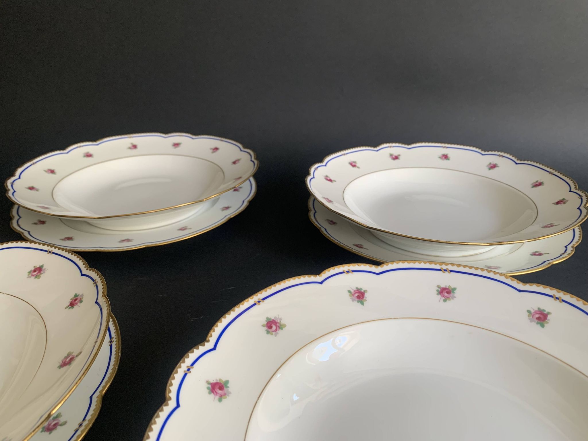 4 soup plates in Paris porcelain, "A la Reine" model, 1890, Damo
