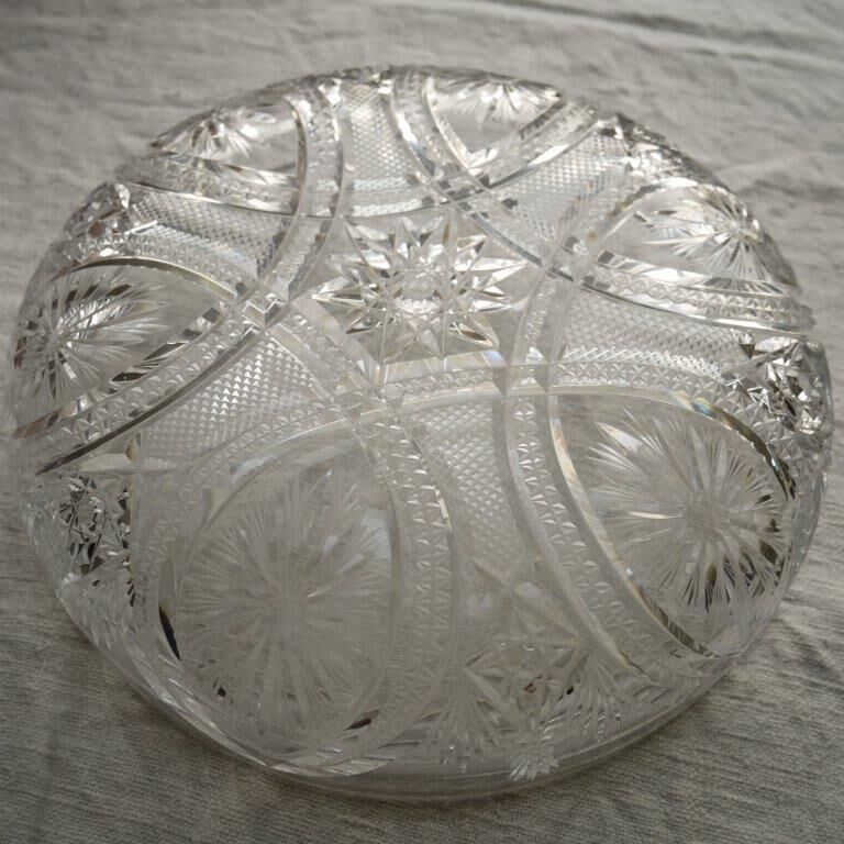 Chiseled crystal bowl